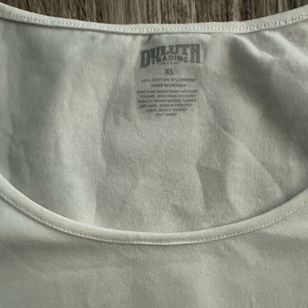 Duluth White T-shirt - Picture 2 of 4
